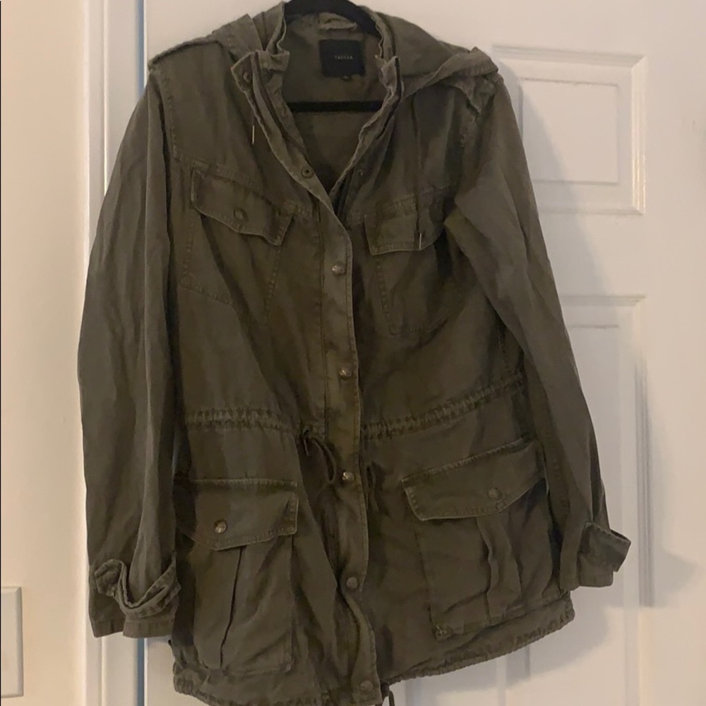 Aritizia olive green jacket with hood
